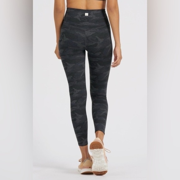 VUORI WOMEN CLEAN ELEVATION LEGGING in Black Camo Size S - Picture 3 of 5